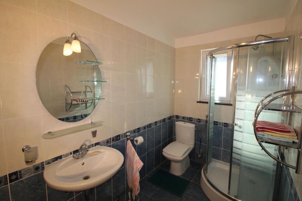 Makarska Centre & Free Private Parking Apartment Luaran gambar