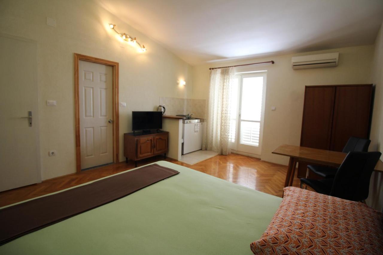 Makarska Centre & Free Private Parking Apartment Luaran gambar