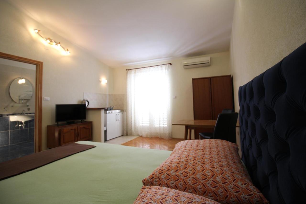 Makarska Centre & Free Private Parking Apartment Luaran gambar